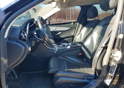 2016 Mercedes-Benz C 300 4Matic z USA, uszkodzony, nr VIN 55SWF4KB4GU146572